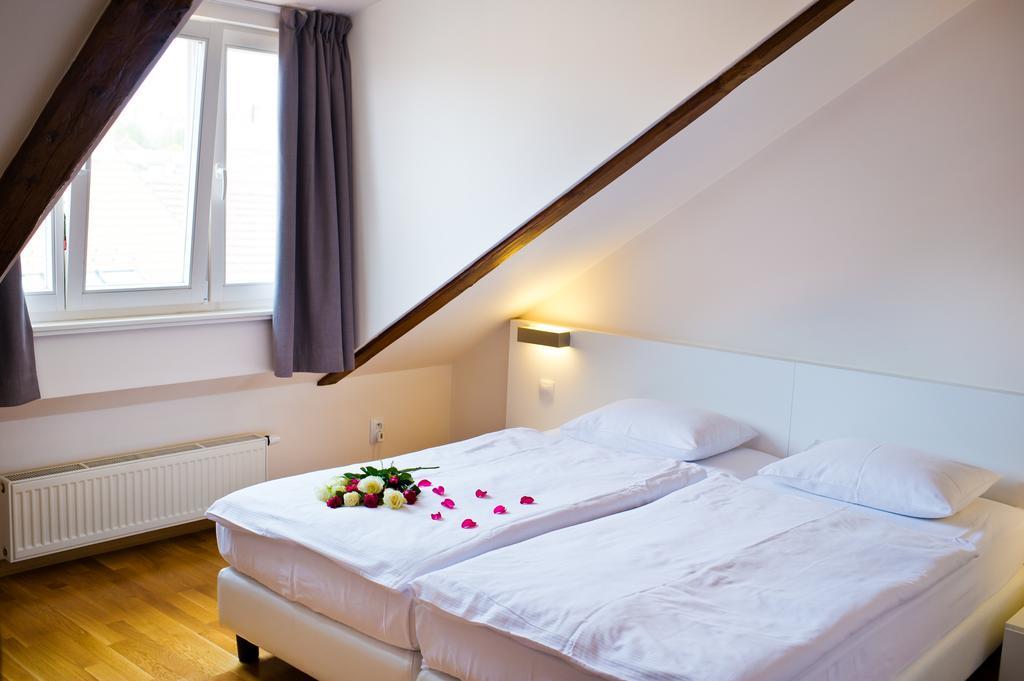 Vysehrad Castle Suite Prag Oda fotoğraf